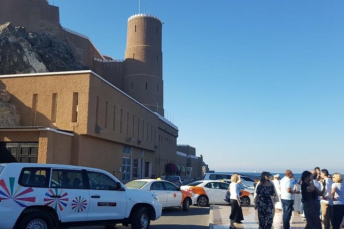 Muscat City Tour Half Day - Al Alam Palace and the old harbor forts