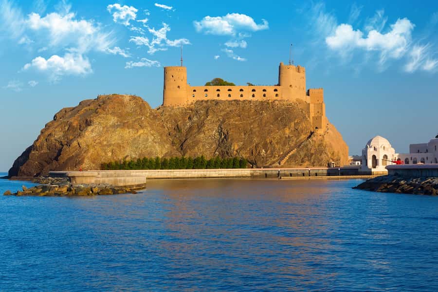 Muscat: City Tour of Grand Mosque, Old Souqs, Museum, & Fort - Entering Sultan Qaboos Grand Mosque
