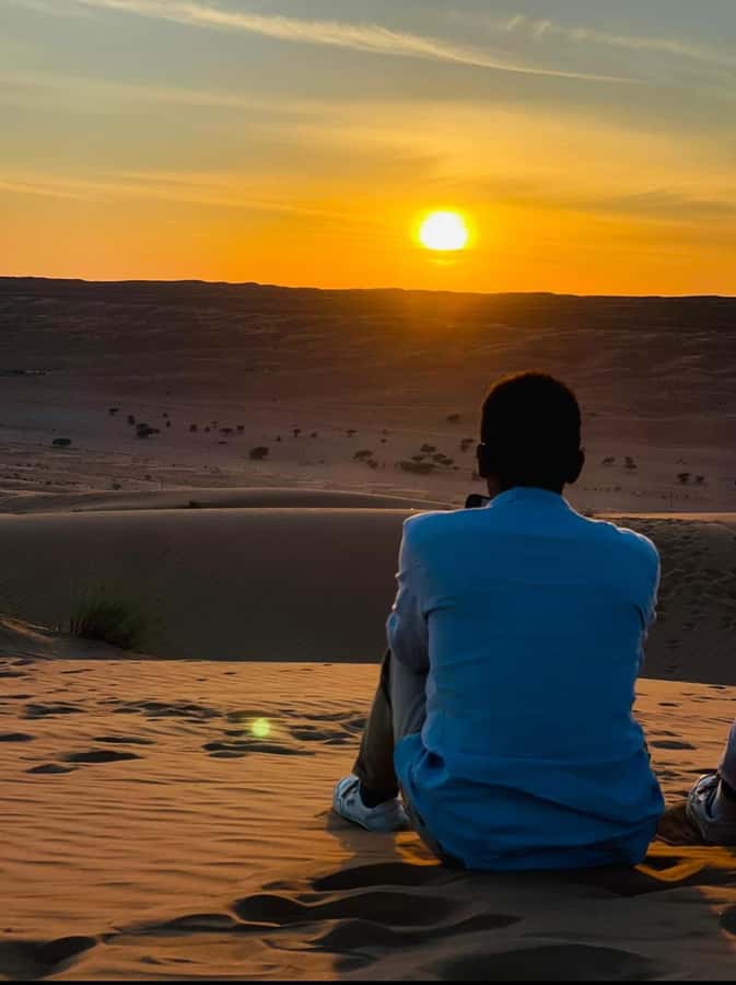 Muscat: Desert Sunset &Wadi Bnai Khalid Full-Day Tour+Lunch - Wadi Bani Khalid: pools, palms, and a short cave walk