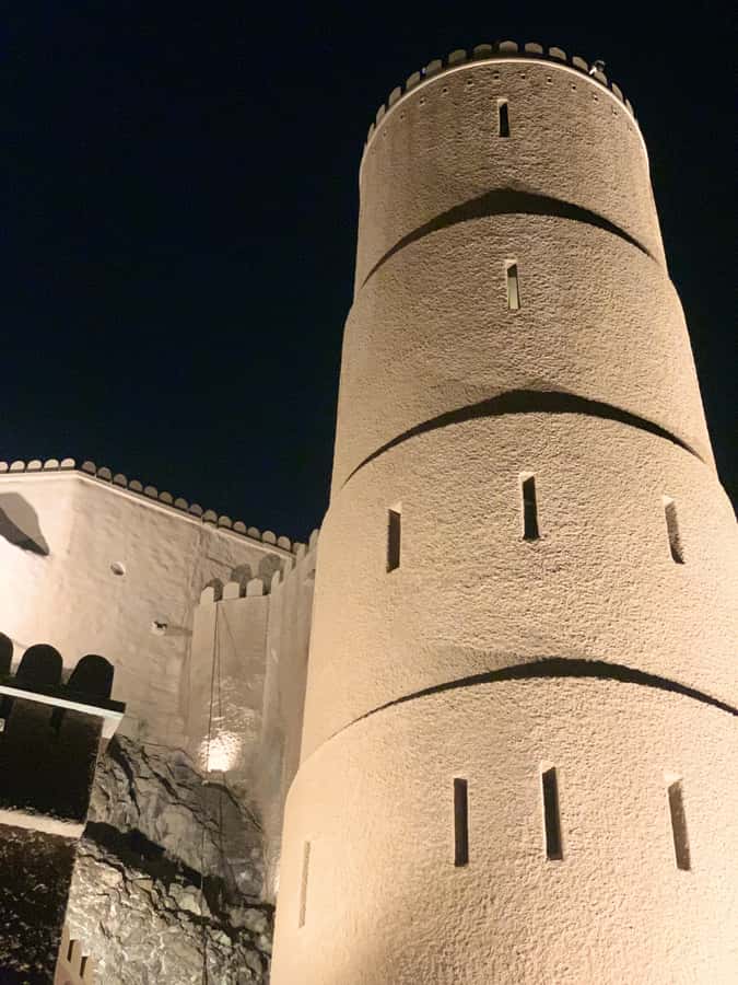 Muscat: Evening Group City Guided Tour with Free Dinner - Muttrah Corniche and the Old Fish Market