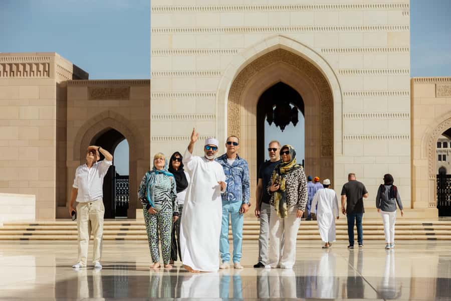 Muscat: Full-Day City Tour - Lunch, transport, and the pace of the day