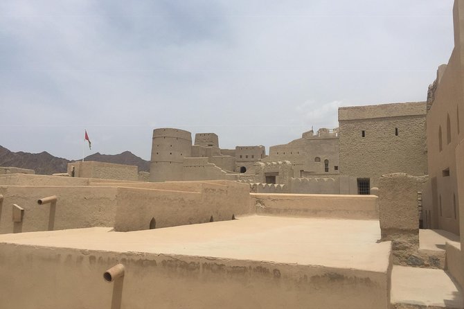 Muscat : Full day private tour to Nizwa - Lunch Keeps the Schedule Human