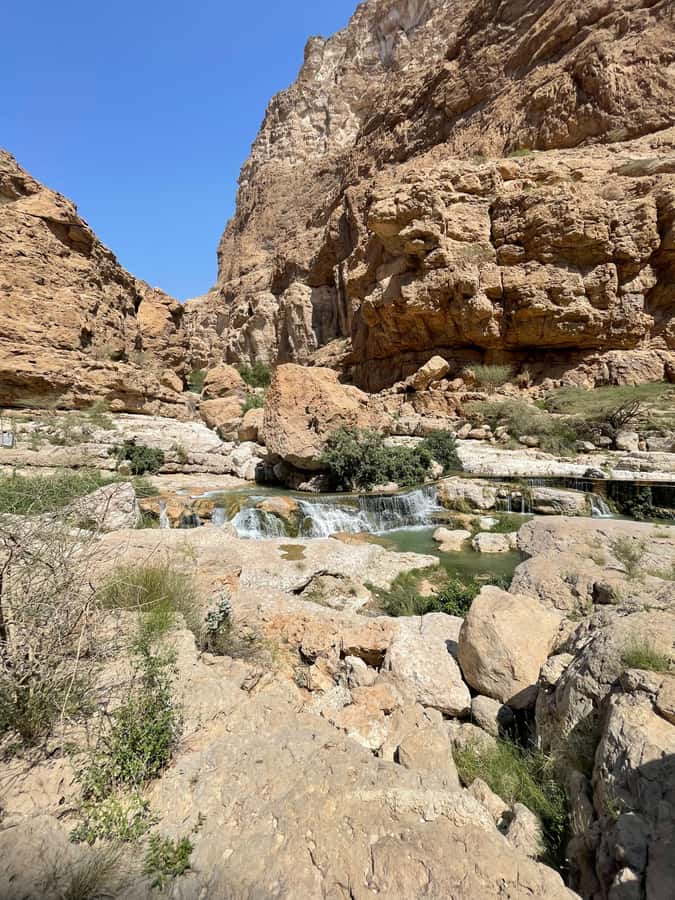 Muscat: Full-Day Wadi Shab & Bimmah Sinkhole Private Tour - Bimmah Sinkhole in About 30 Minutes