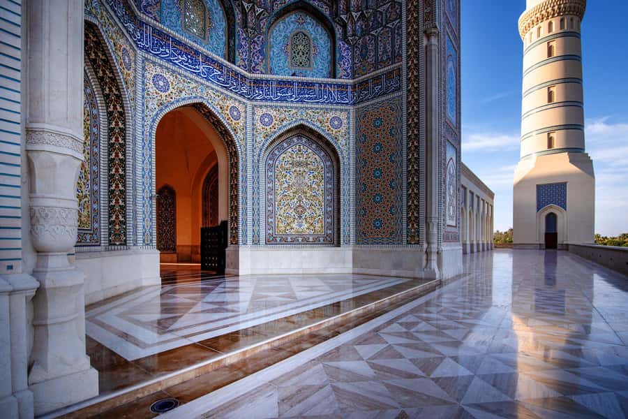 Muscat life and culture (private tour) - Sultan Qaboos Grand Mosque: the cultural centerpiece