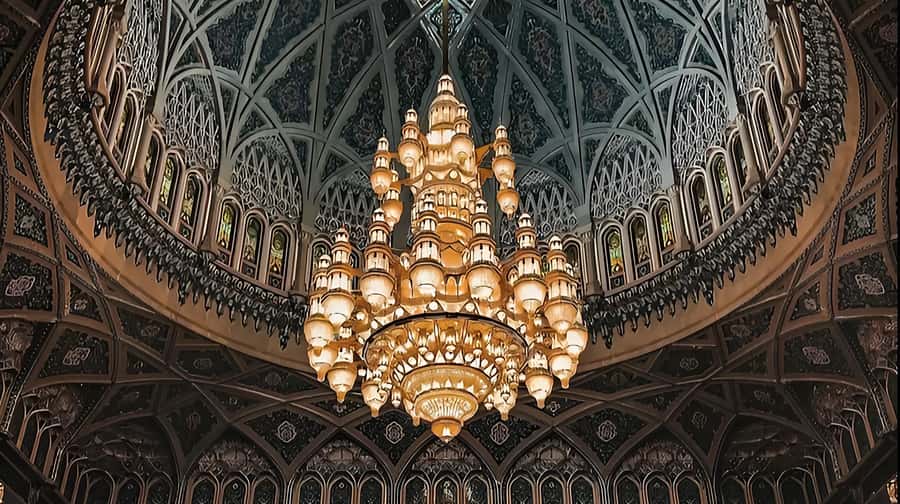Muscat life and local culture city tour - Choosing the western route into everyday life