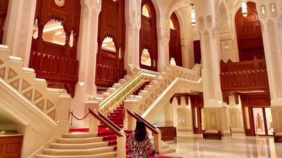 Muscat life and local culture city tour - Choosing the eastern route through Muscat