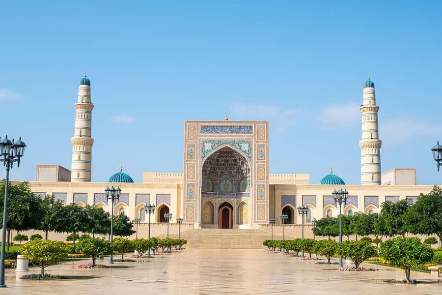 Muscat: Night Tour 4 Hours - Sultan Qaboos Grand Mosque at sunset
