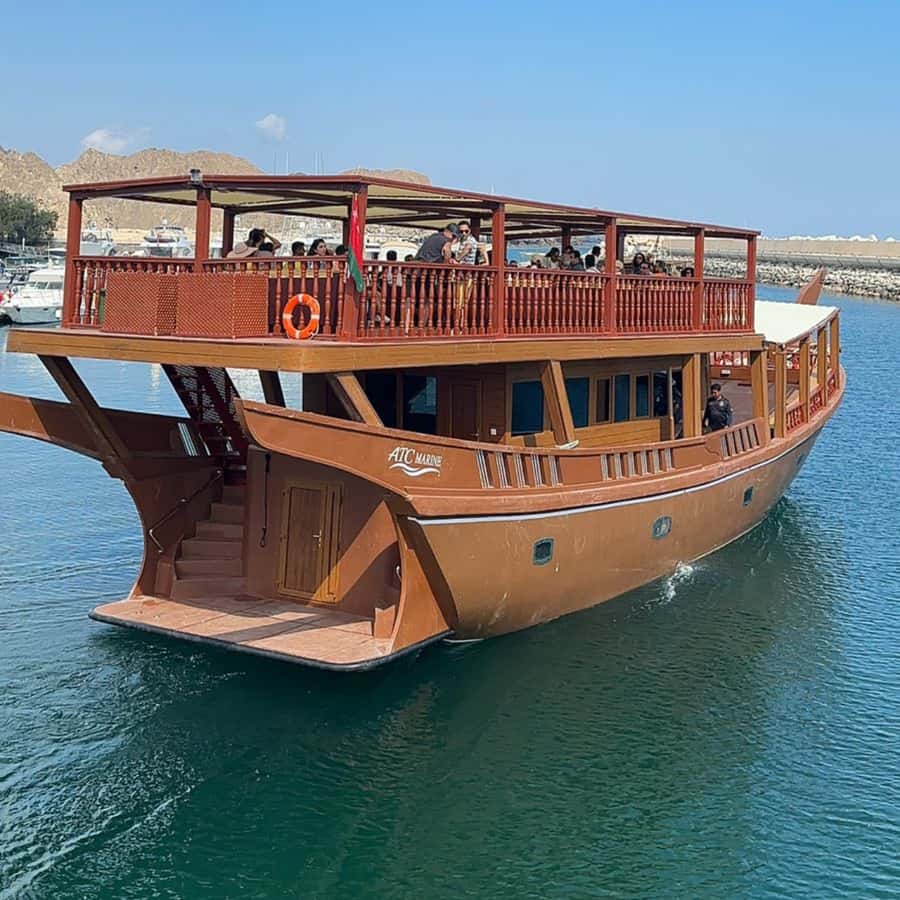Muscat: Omani Traditional Dhow Sunset Cruise - Al Alam Palace and the return to Muscat