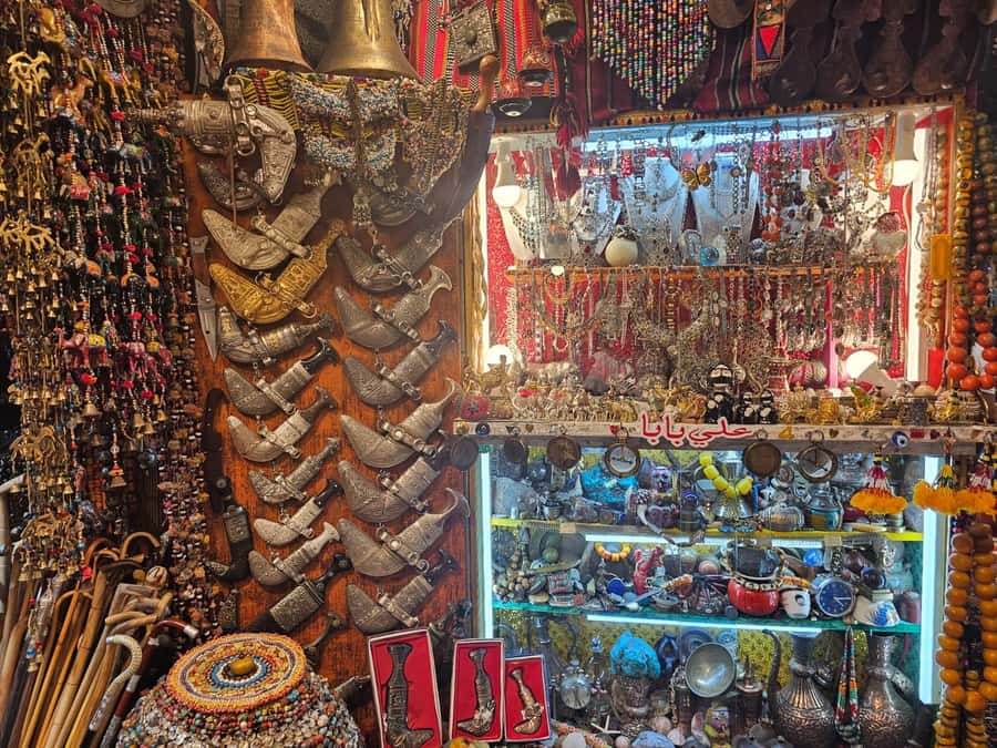 Muscat: Private City Guided Tour - Muttrah’s fish market and working waterfront