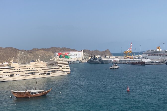 Muscat : Private morning tour in Muscat - Sultan Qaboos Grand Mosque: one hour for Oman’s grandest religious building