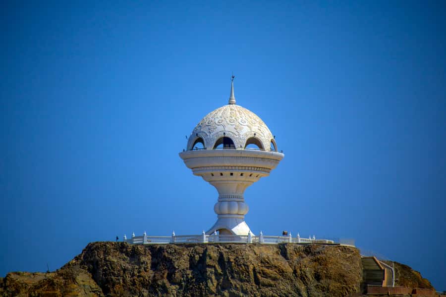 Muscat: Private Sightseeing Tour & Sultan Grand Mosque - What the car, guide, and pace mean for you