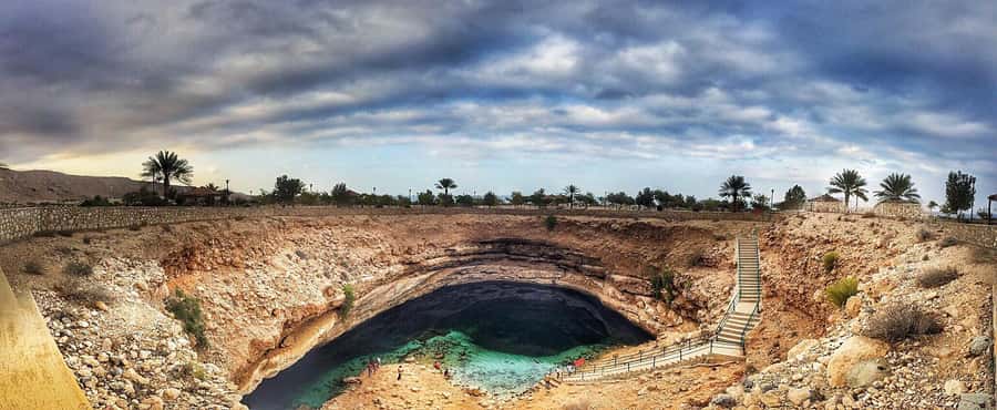 Muscat: Wadi Shab and Bimmah Sinkhole Full-Day Tour - Key points at a glance