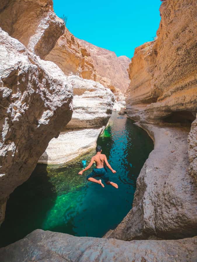 Muscat: Wadi Shab & Bimmah Sinkhole Tour with Pickup & Lunch - Key points to know before booking