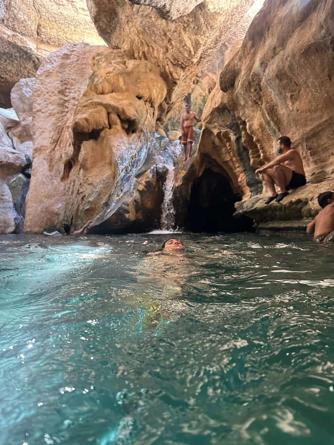Muscat: Wadi Shab & Bimmah Sinkhole Tour with Pickup & Lunch - What the $130 price really covers