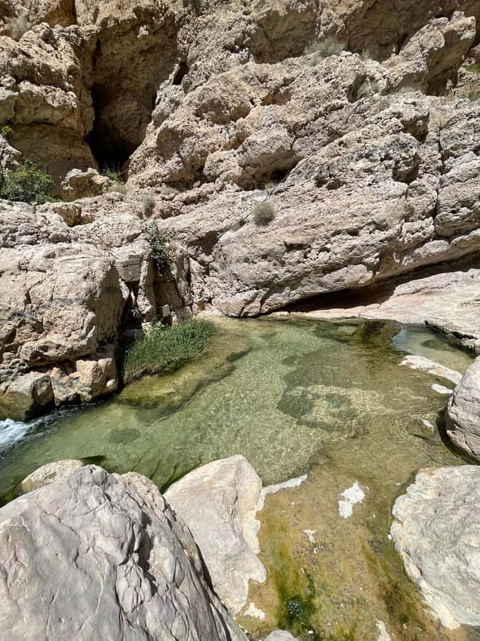 Muscat: Wadi Shab, Romantic Cave and Sinkhole Full-day Trip - What the guides add to the day