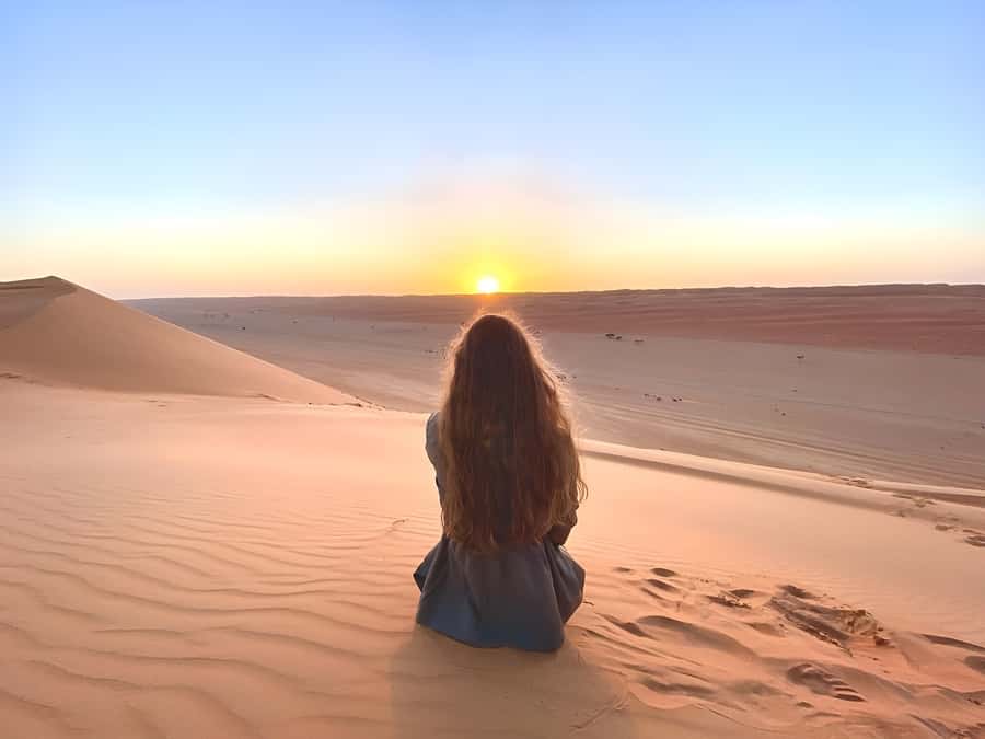 Muscat: Wahiba Desert and Wadi Bani Khalid Guided Group Tour - The long road east from Muscat