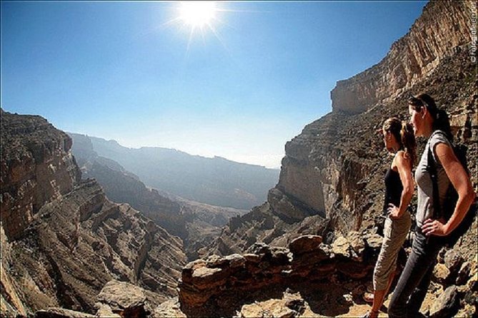 Nizwa and Jabl Shams private and custom tour - Nizwa Fort and the Friday limitation