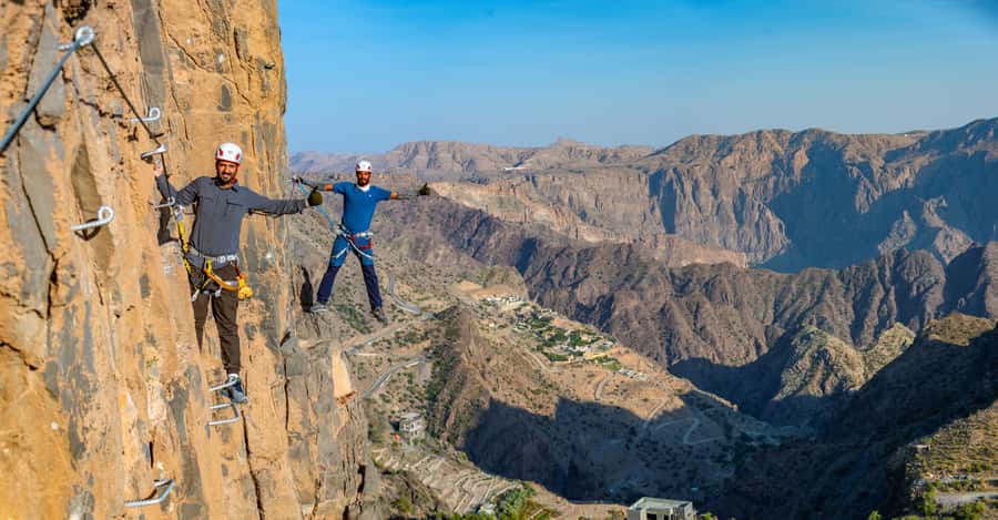 Nizwa: Jebel Shams Balcony Walk and Via Ferrata Adventure - Looking Across Oman’s Grand Canyon