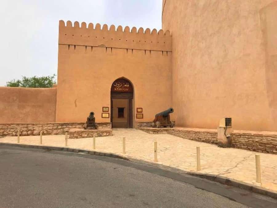Nizwa Market, Nizwa Fort, Misfat Al Abriyeen, Jabal Shams - Should you book it?