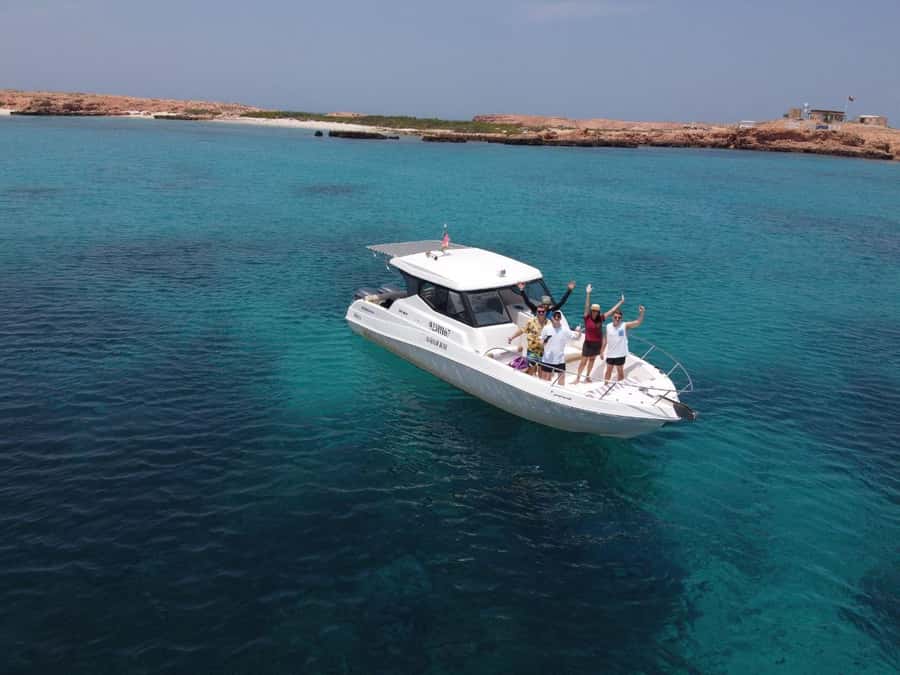 Oman: Daymaniyat Islands Visit and Snorkeling - Snacks and a break between water sessions