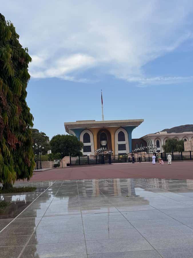Oman:Group Muscat City Tour With Pick Up & Free Lunch/Dinner - Walking beside the Gulf on Mutrah Corniche
