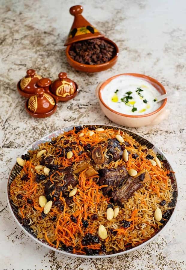 Oman:Group Muscat City Tour With Pick Up & Free Lunch/Dinner - Photographing Al Alam Royal Palace