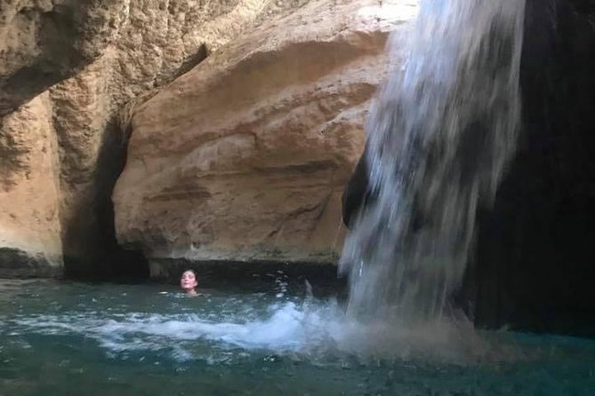 Private Day Trip to Wadi Shab & Bimmah Sinkhole Price Up To 5 Persons - Swimming through the cave to the small waterfall