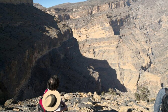 Private Full Day Guided Balcony Walk Hiking to Jebel Shams - Walking the 5.2-mile Balcony Walk