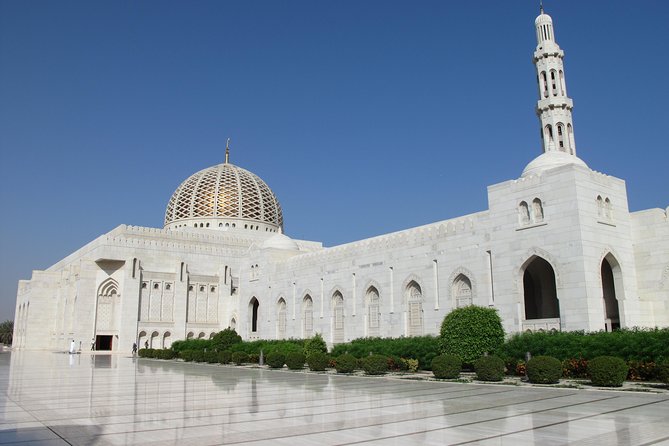 Private Full Day Muscat City Tour - Sultan Qaboos Grand Mosque, the essential first stop