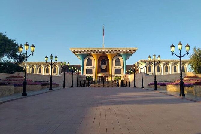 Private Muscat City Tour - Full Day Tour - A quick pause at Qurum Beach