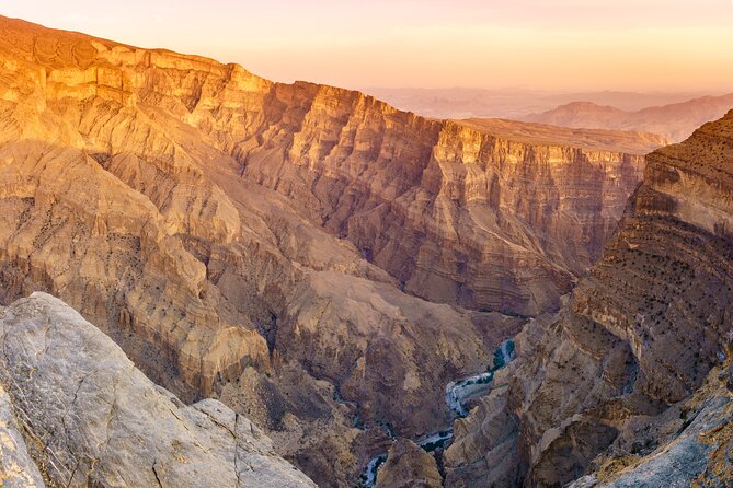 Private Muscat tour to the Grand Canyon Nizwa - Nizwa Fort and the souq in 90 minutes