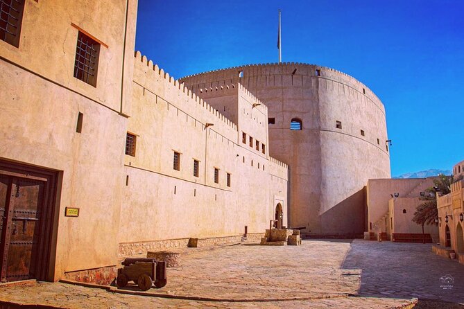 Private Oman Full Day Guided Sightseeing Tour - Timing, pickup, and small practical matters