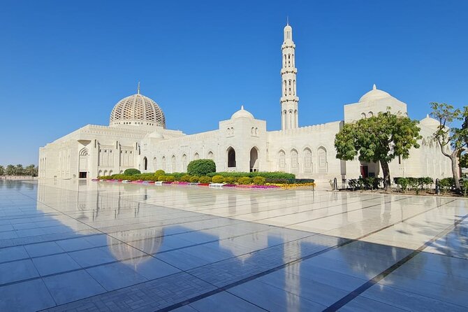 Private Sultan Qaboos Grand Mosque-Nakhal Fort-Wakan Village - Full Day Tour - The long climb to Wakan Village