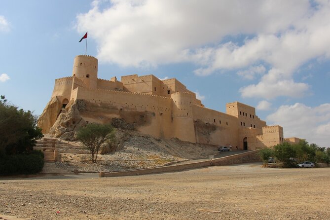 Private Sultan Qaboos Grand Mosque-Nakhal Fort-Wakan Village - Full Day Tour - Who should book this experience?