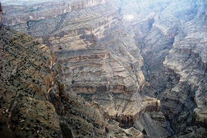 Private Tour: The Grand Canyon of Oman and Jebel Shams Day Trip - The mountain road and the value of a private 4x4