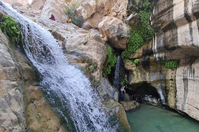 Private Wadi Tiwi - Bimmah Sinkhole - White Sand Beach - Full Day Tour - Should You Book This Oman Nature Tour?