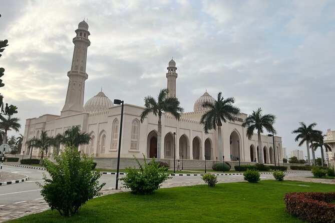 Salalah City Tour with History, Culture, Souq Shopping, Halwa - Salalah Gardens Mall, a modern pause in the route