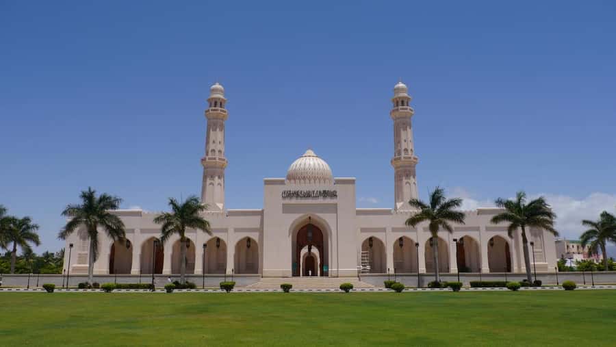 Salalah City Tours - Walking Through Al Baleed Archaeological Park