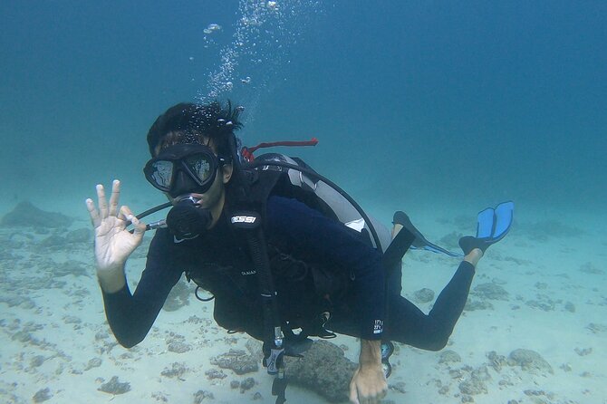 Scuba Diving in muscat - The safety briefing before you enter the water