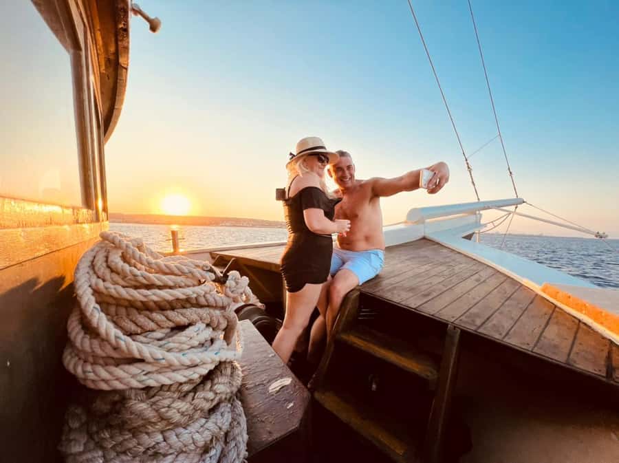 Sunset Dhow Cruise - Sunset, kahwa, and the Omani touch