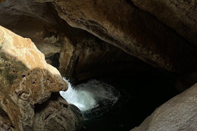 Visit wadishab full day from Musact - The long coastal road from Muscat