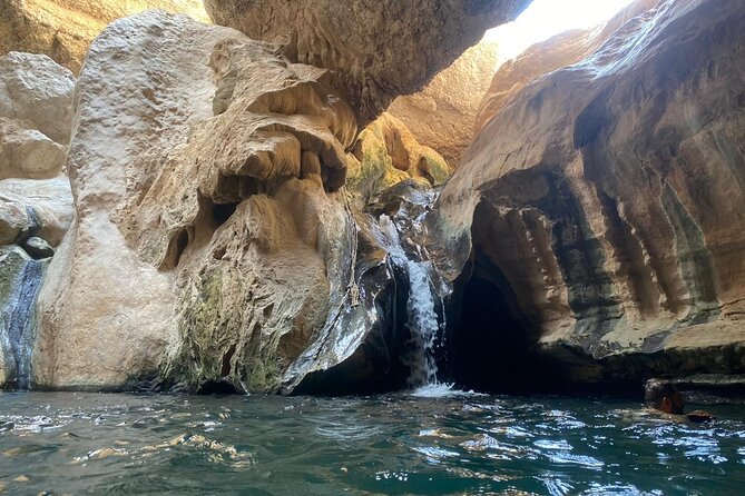 Visit wadishab full day from Musact - A white-sand beach and the romantic cave