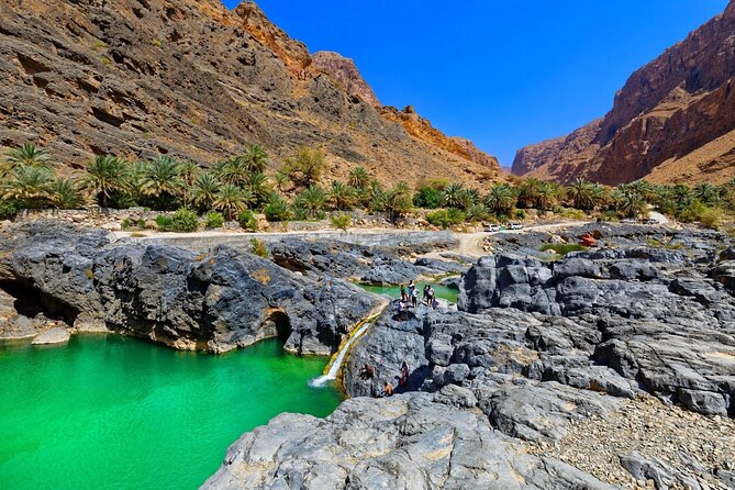Wadi Al Arbeieen Sinkhole & Fins Beach Swim & Hike - Key points at a glance