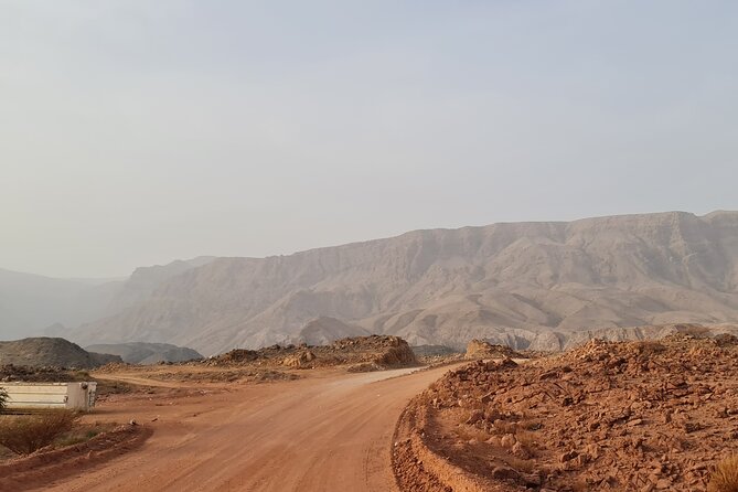 Wadi Al Arbeieen Sinkhole & Fins Beach Swim & Hike - What $175 per person buys you