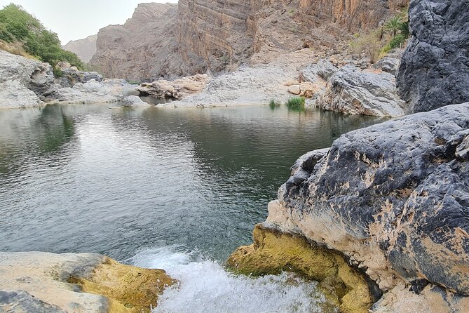 Wadi Al Arbeieen Sinkhole & Fins Beach Swim & Hike - Who should book this experience