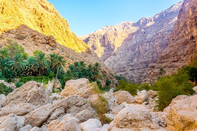 Wadi Shab and Bimmah Sinkhole Full Day Tour - Bimmah Sinkhole and the Falling Star story