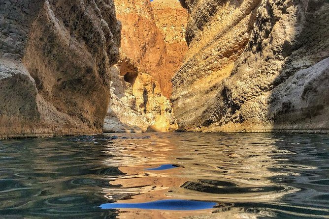 Wadi Shab and Bimmah Sinkhole Full Day Tour - Reaching Wadi Shab From Muscat