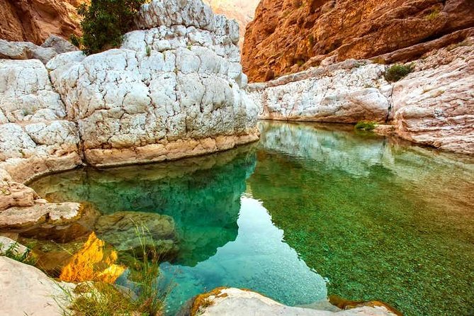 Wadi shab and Sinkhole adventure - A private group changes the value of the trip
