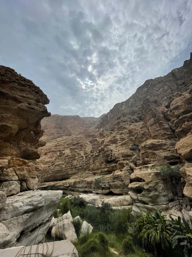 Wadi Shab &Bimmah Sinkhole &Heart shaped Cave &Pebble Beach - Crossing the water and entering Wadi Shab