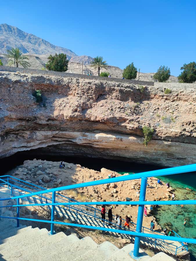 Wadi Shab &Bimmah Sinkhole &Heart shaped Cave &Pebble Beach - Reaching the cave waterfall